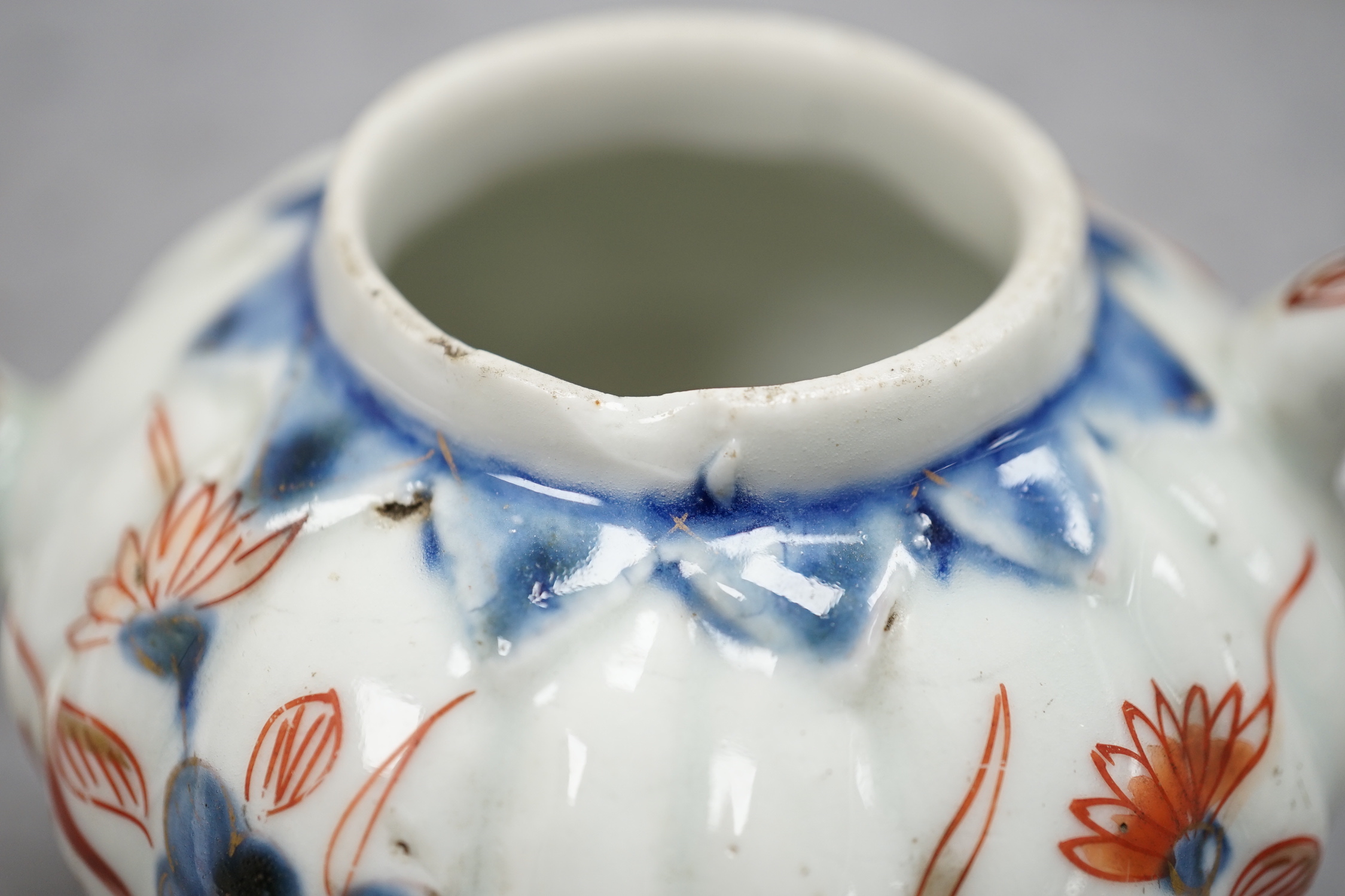 A Chinese Imari miniature teapot, Kangxi, 9cm